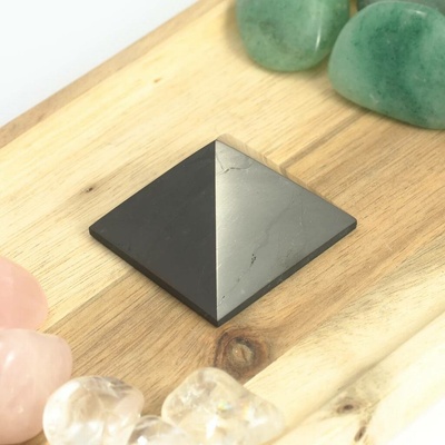 Šungitová pyramida 4 cm