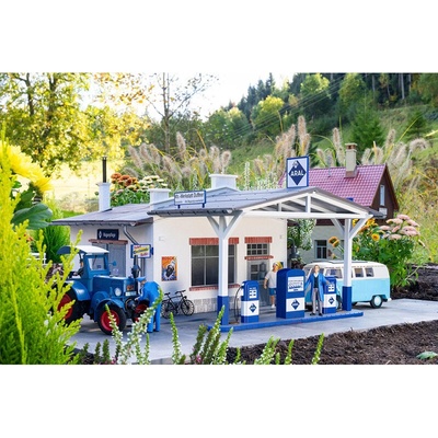 Pola čerpací stanice ARAL s dílnou 330821 – Zboží Dáma