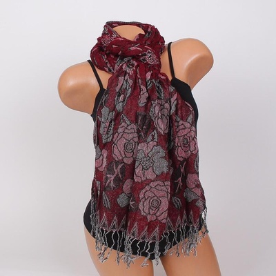 Дамски шал в тъмночервено с рози и ресни