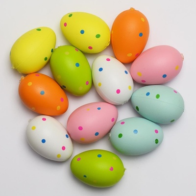 Sada plastových vajíčok bodkovaných 12 ks 4 cm