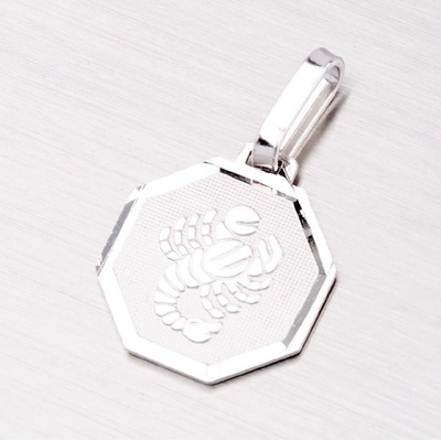 Stříbrný přívěsek Štír M5056-10