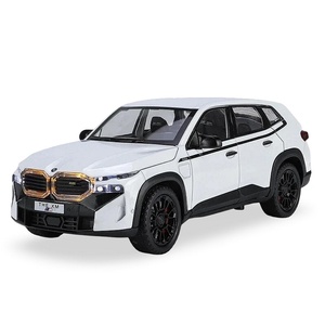  Метална кола bmw xm suv с пушек, отварящи се врати, светлина, звук, мащаб: 1: 24