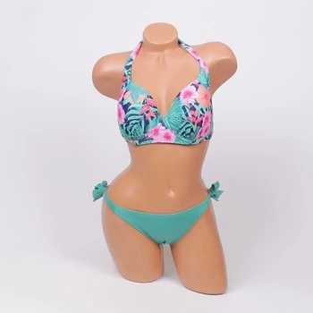 Image 1 of Светлозелен бански с екзотични цветя и листа - чашка d