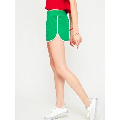 Sports shorts with contrasting trimming green