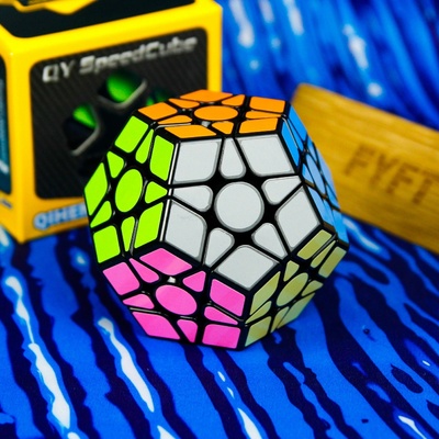 QiHeng W Megaminx (QiYi) - hlavolam