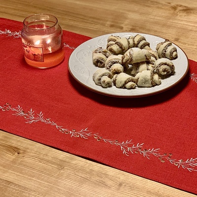 Bytema Vyšívaný vianočný obrus a šál Imeli červené 40x85 cm