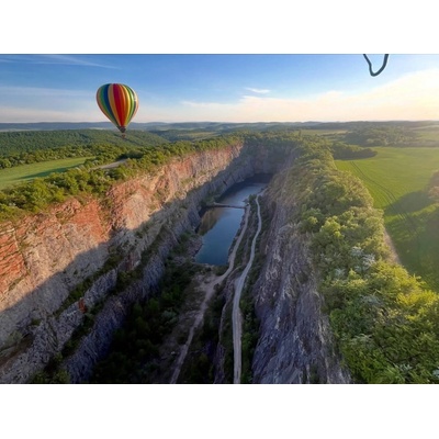Let malým balónem Karlštejn