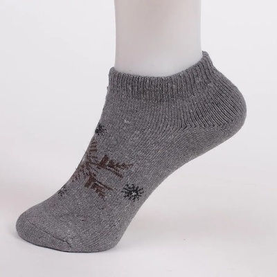 Дамски термо чорапи в сиво със снежинки