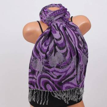 Image 1 of Дамски шал в лилаво и черно с рози и ресни
