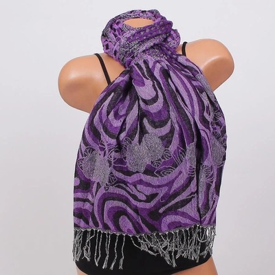 Дамски шал в лилаво и черно с рози и ресни