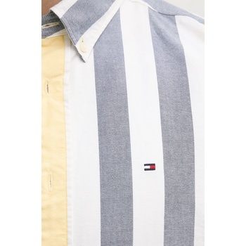 Tommy Hilfiger Памучна риза Tommy Hilfiger мъжка в бяло със свободна кройка с яка с копче MW0MW39160 (MW0MW39160)