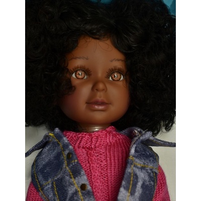 Vestida de Azul Realistická černoška Paulina v riflové vestě Paulina 33 cm