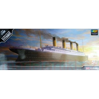 Academy The Star Liner Titanic Multi Color Parts bílá 1:400