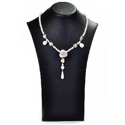 Колие от естествена роза, перли Майорка и Swarovski, седеф Tender Rose Dannyra Jewels