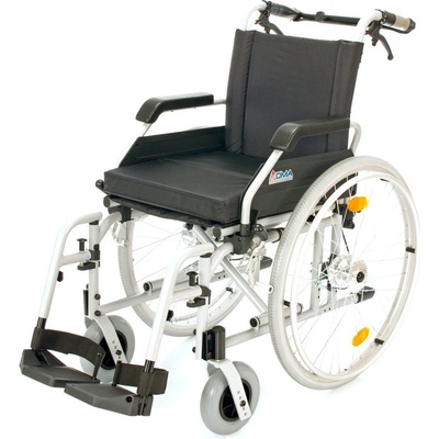 Invalidní vozík s brzdami 108-23 šířka sedu 40 cm