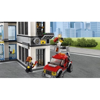 LEGO® City 60141 Policajná stanica