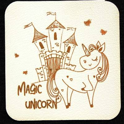 koženkový štítok magic unicorn Materiál/farba: Biela koženka