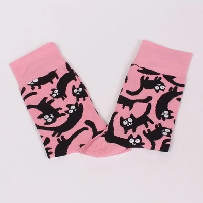 Забавни мъжки чорапи в розов цвят с черни котки