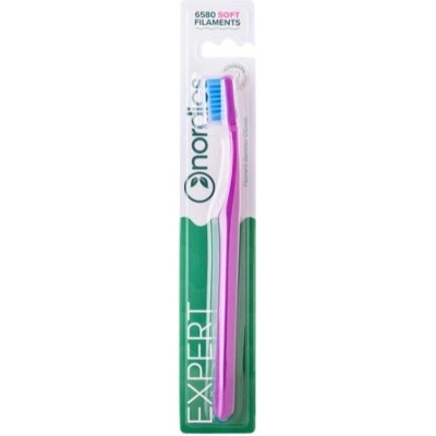 Nordics Oral Care Zubní kartáček Soft s ergonomickým zahnutím Tmavě fialový