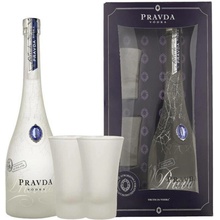 Pravda Vodka 40% 0,7 l (dárkové balení 2 panáky)