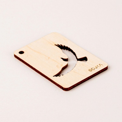 SOJKA Dřevěná vůně do auta - Dravec