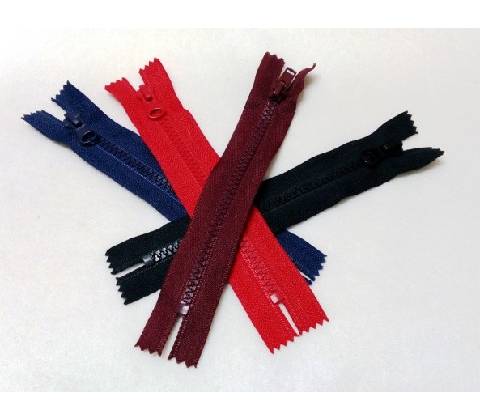 Zip kostěný 16 cm