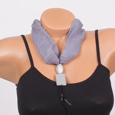 Фишу-колие в сиво с висулки