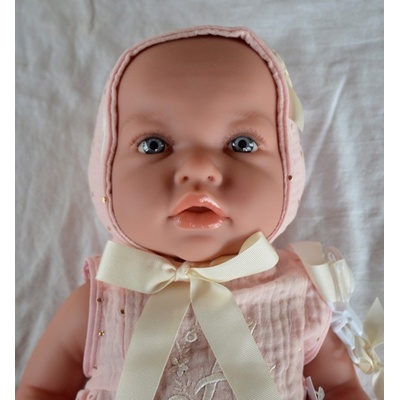 Marina & Pau Realistické miminko holčička Andulka v růžovém bodíčku s flitry Ane Baby Pink 45 cm