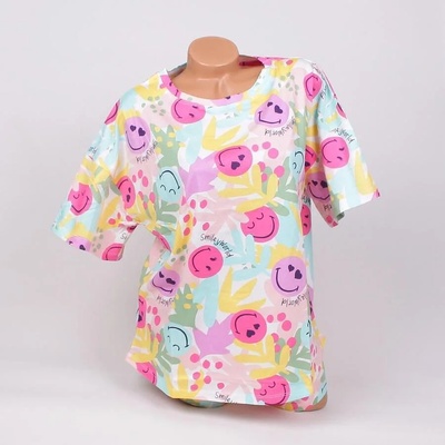 Свежа пижама в бяло с къс ръкав и емотиконки