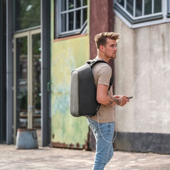 XD Design Bezpečnostný batoh Bobby Hero Regular P705.291 čierny