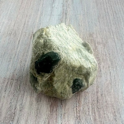 Nefertitis Obsidián Apačská slza v matrixu USA 17 NF58037 - cca 1,7 cm, 99 g
