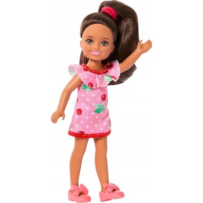 Mattel BARBIE Klub Chelsea a priateľky Bábika Chelsea, šaty s čerešňami JJB35