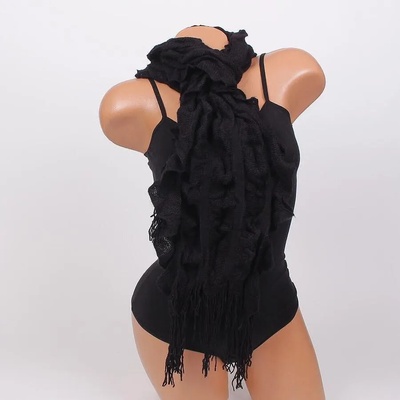 Дамски моден шал в черно с ресни