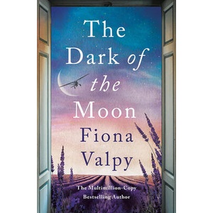 The Dark of the Moon (ISBN: 9781662516870)