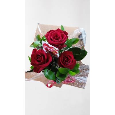 БУКЕТ ОТ ЧЕРВЕНИ РОЗИ В ПИАФЛОРА