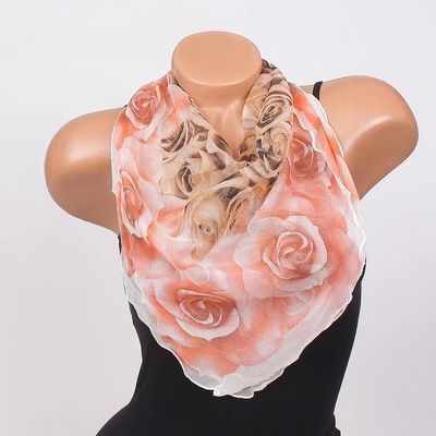 Дамско копринено фишу с рози