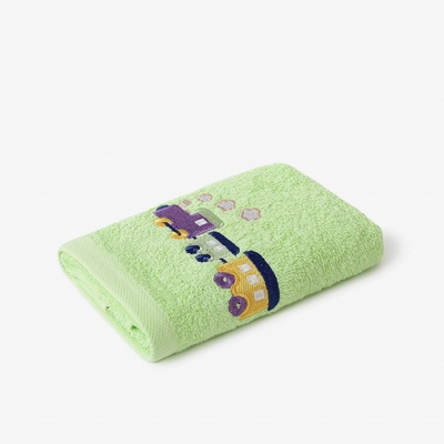 Goldea dětský ručník vláček na zelené 30 x 50 cm