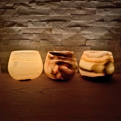 Svícen z přírodního kamene kónický L průměr 12,5 cm Varianta: Výrazný vzor – Zbozi.Blesk.cz