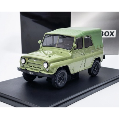 UAZ 469 1975 zelená WHITEBOX 1:24