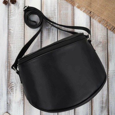 Abruzzo Priestranná kožená crossbody taška pre ženy čierna ABR-31