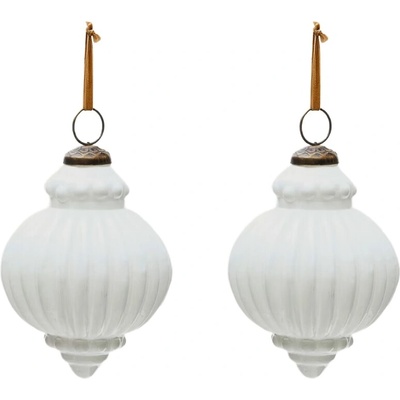 Set dvou bílých skleněných vánočních ozdob Kave Home Irlo 10 cm