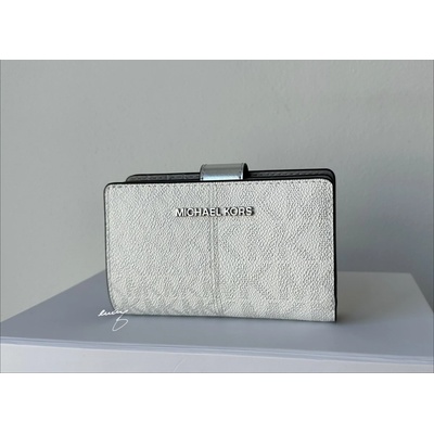 Michael Kors dámská peněženka Jet set travel Bifold medium stříbrná silver