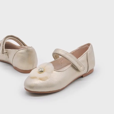 Mayoral Обувки с каишка церемония в цвят розово злато с цвете за мини момиче Майорал