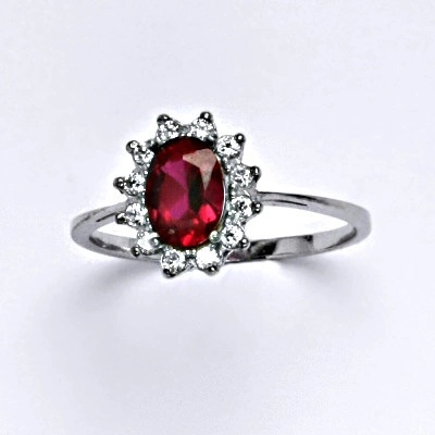 Čištín Zlatý prsten Kate syntetický rubín čiré zirkony bílé i žluté zlato T 1480