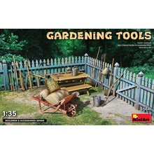 MiniArt Gardening Tools 1:35