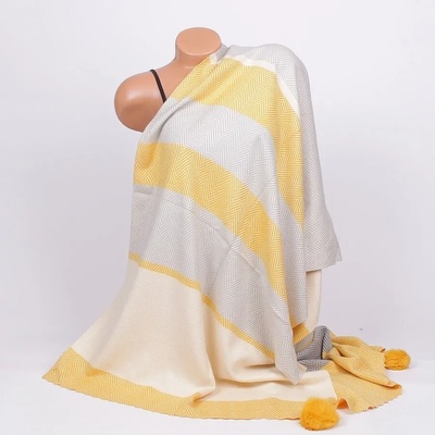 Дамски вълнен шал в сиво, бежово и жълто с пухчета