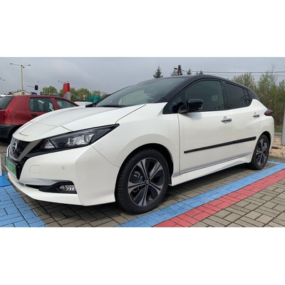 NISSAN Leaf 2017-2025 Lišta dverí