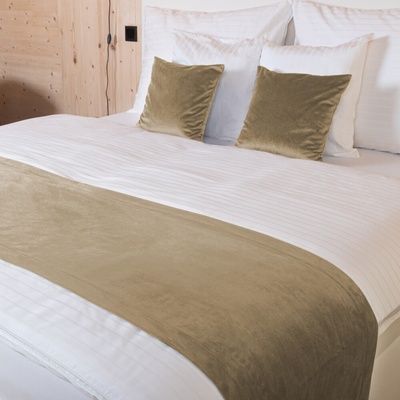 Biante přehoz na postel Zamatový Velvet Prémium SVP-026 Kávovo béžový 50 x 140 cm