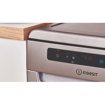 Image 1 of Indesit DSFE 1B10
