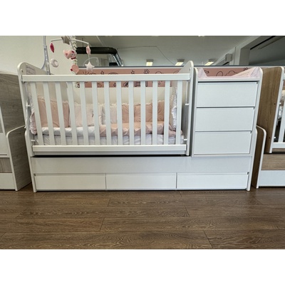 Дейзи Н БЕБЕШКА КОШАРА ИЗИ БЯЛА С ГОЛЯМ ПОВИВАЛНИК